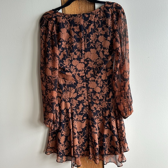 Selfie Leslie flowly floral dress - Picture 3 of 3